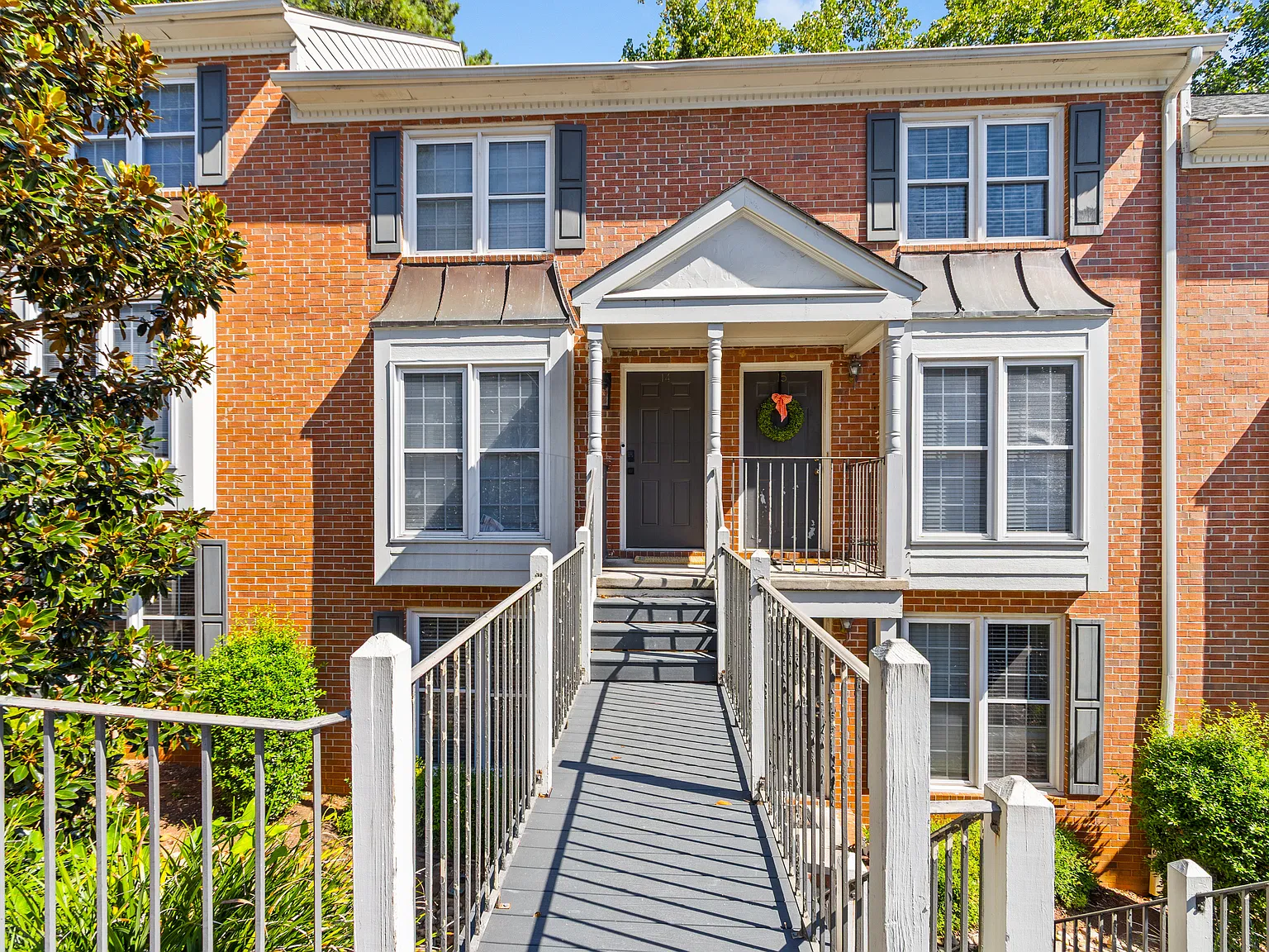 2 bed, 2.5 bath, 1200 sqft, $3,150 — Photo 3