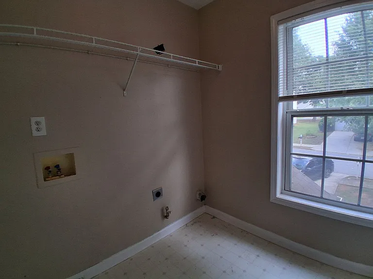 1031 Maple Leaf Dr — Photo 8