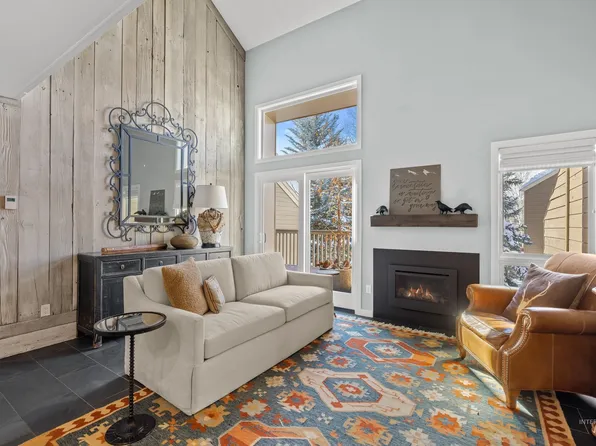2226 Bonne Vie Condo Dr, Sun Valley, ID 83353