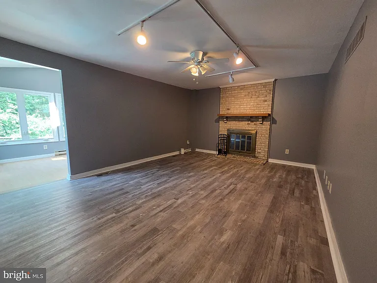 212 Fairhill Dr — Photo 9