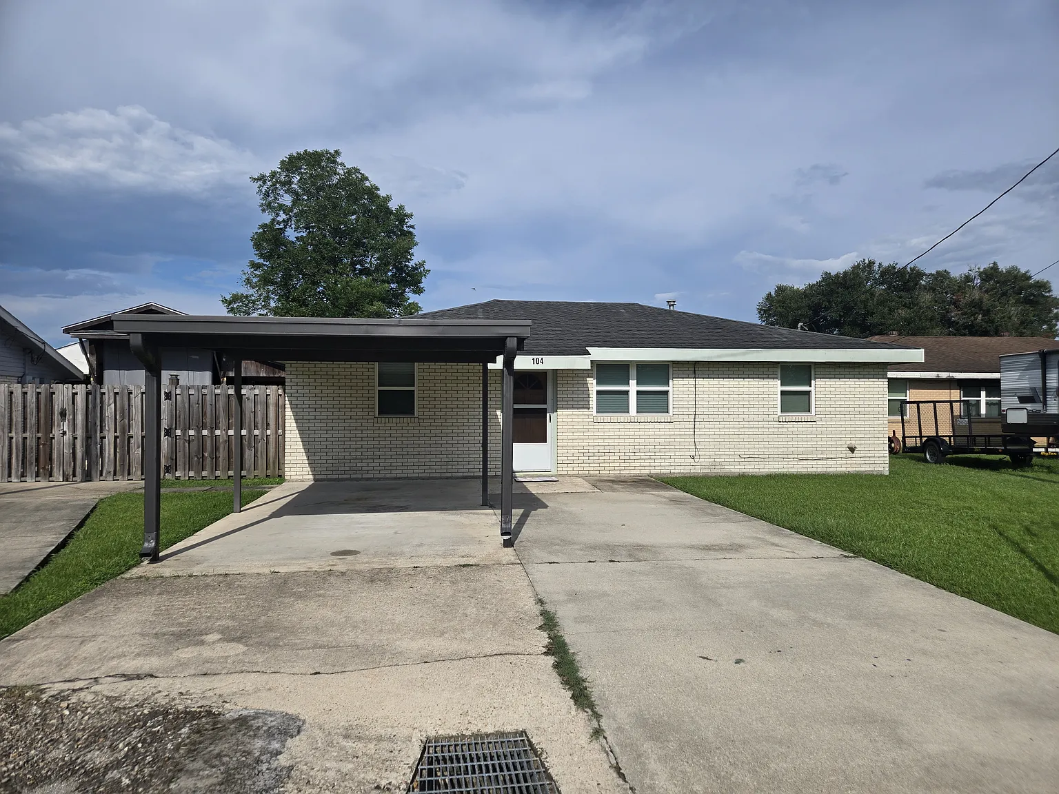 2 bed, 1000 sqft, $1,050 — Photo 1