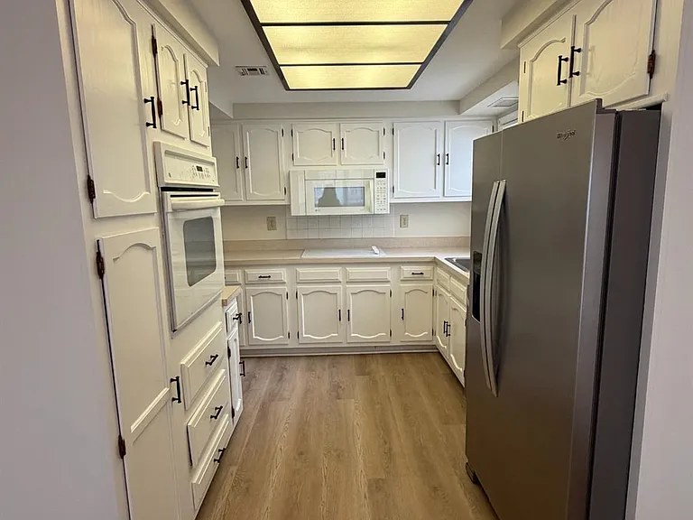 493B Somerset Ln — Photo 3