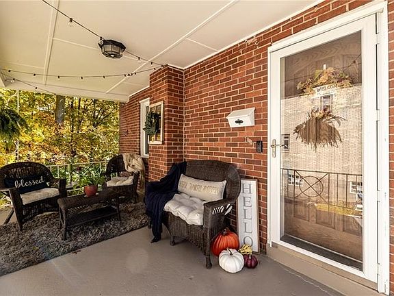 3rd image of 4693 Echo Glen Dr