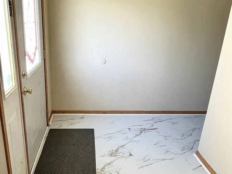 7079 Sue Ct — Photo 3