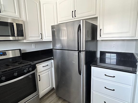 5th image of 442 S Rexford Dr #2006