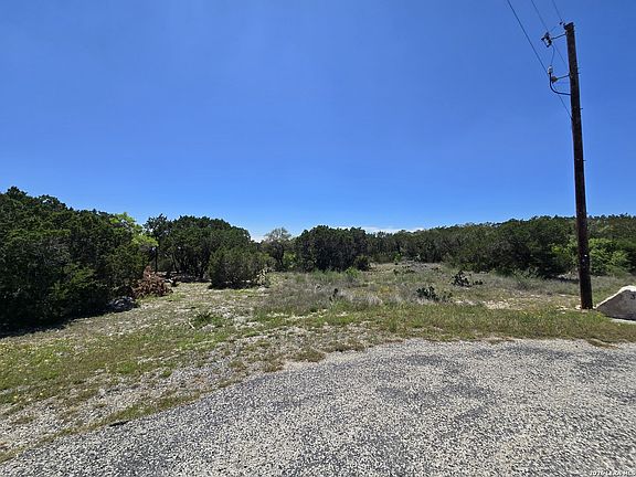 4th image of 102 County Road 2732