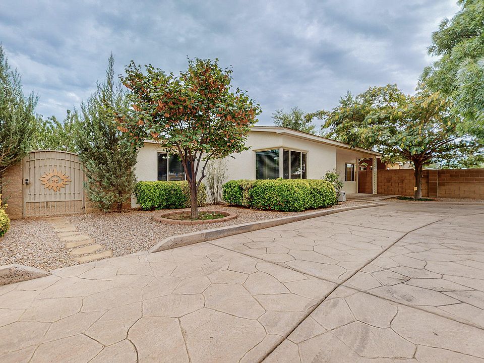 1st image of 2446 La Veta Dr NE
