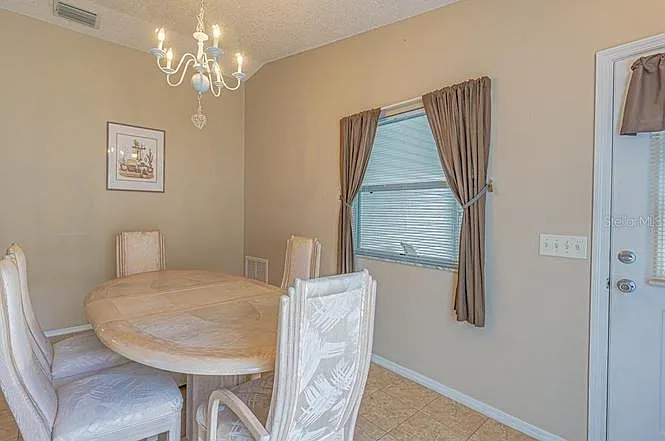 9371 SE 173rd Surrey Ln — Photo 9