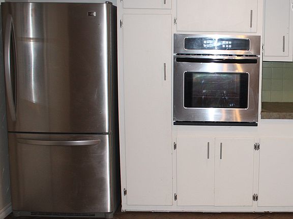 STAINLESS STEEL APPLIANCE
