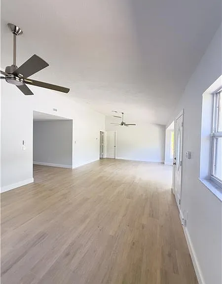 25356 Pinson Dr — Photo 4