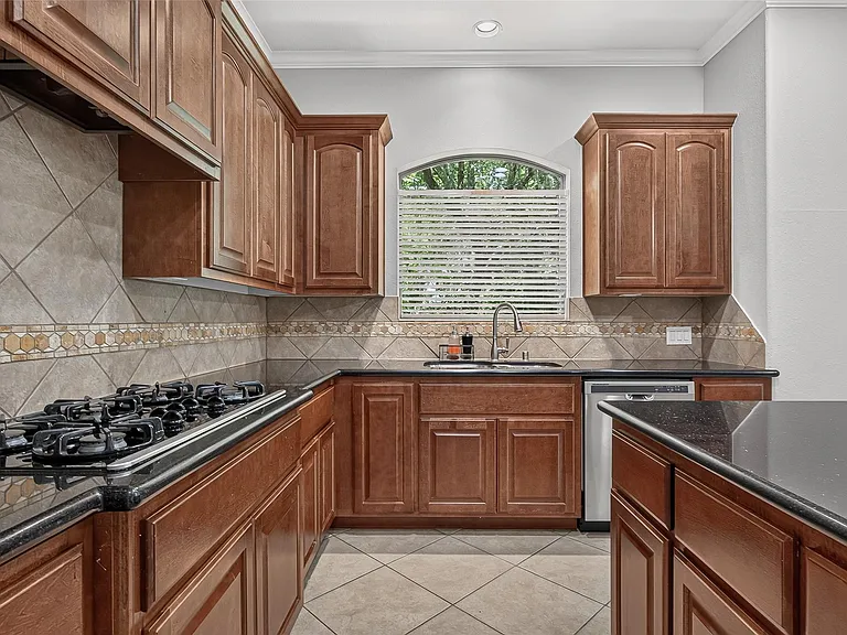 8602 Two Sisters Ct — Photo 16