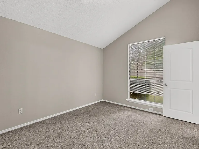 2521 Winter Oak St — Photo 17