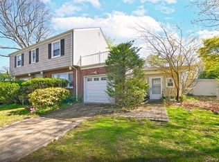 1 Camp Place, Merrick, NY 11566