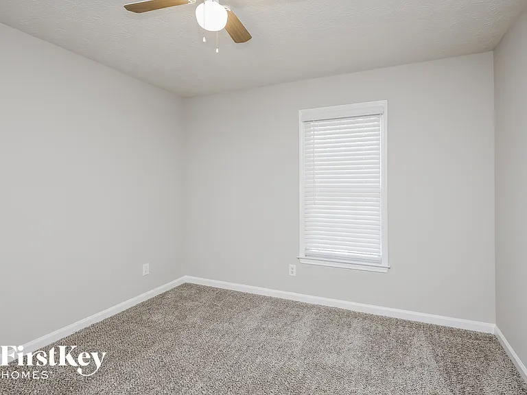 210 Calusa Lake Ct — Photo 12