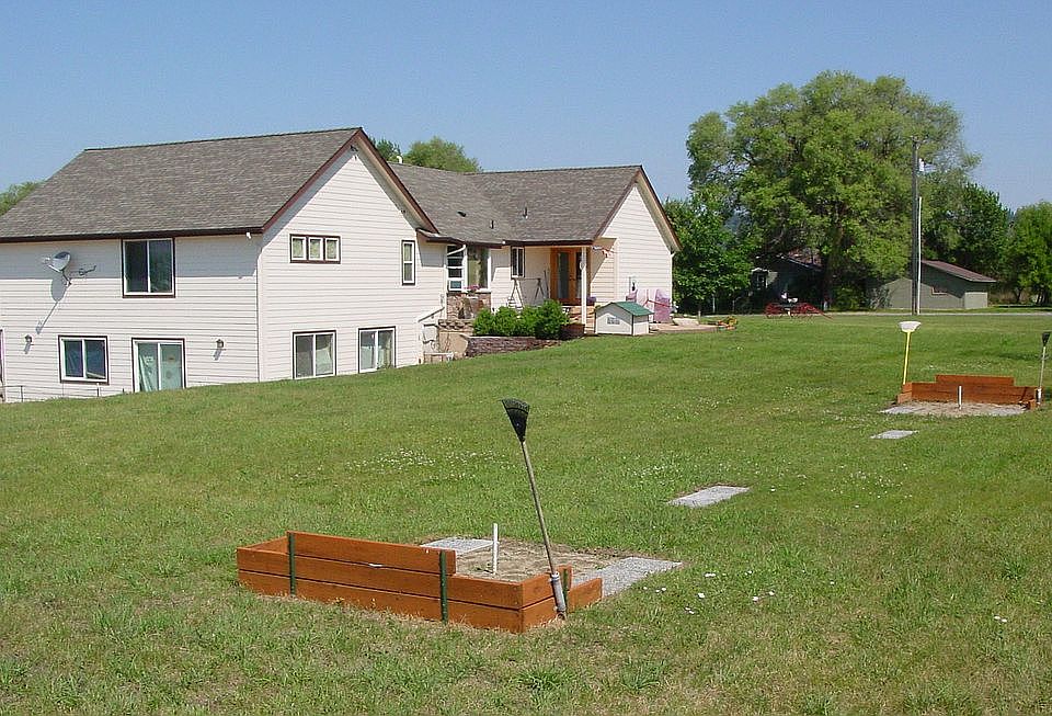 1st image of 3094 W Fisher Ave
