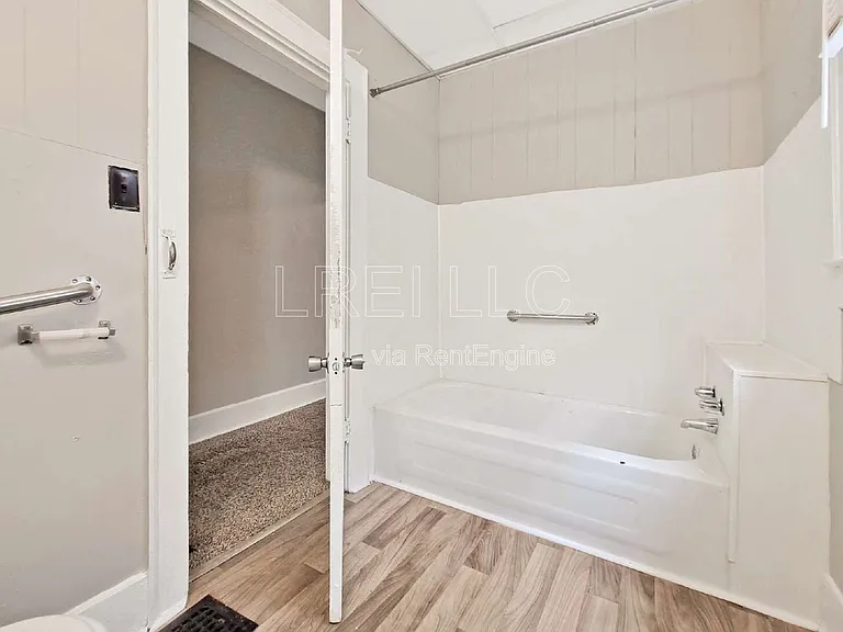 2513 Date St #2 — Photo 6