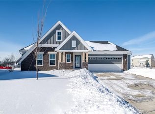 8109 Cherry Birch Dr, Tipp City, OH 45371