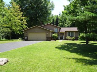 2515 Edgewater Dr, Cortland, OH 44410