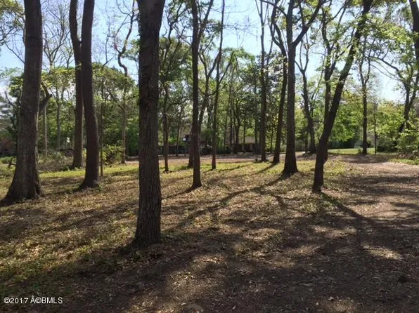 317 Westbrook Rd, Saint Helena Island, SC 29920