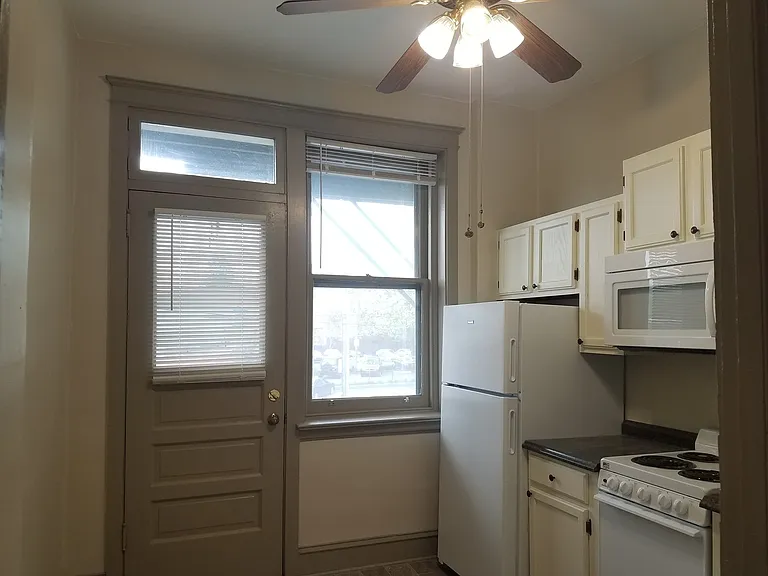 Welcome to Lancaster's First Ever Multi-Unit Apartment Building - Historic Hamilton Suites! — Photo 15