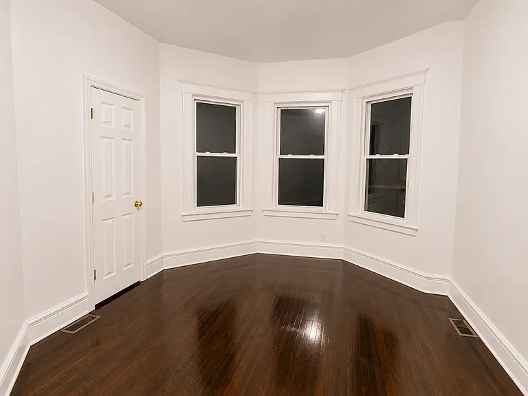 43 Treacy Ave #1AA — Photo 6