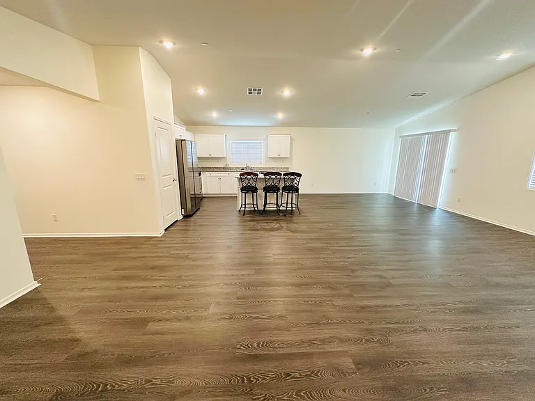 1338 Division Ct — Photo 3