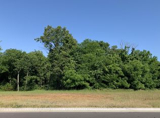 5861 S Meadowood Ave, Springfield, MO 65810