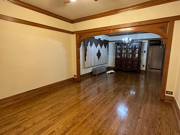 2nd image of 3824 Highland Ave Unit 1