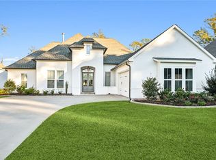 5015 Golden Oak Ln, Madisonville, LA 70447