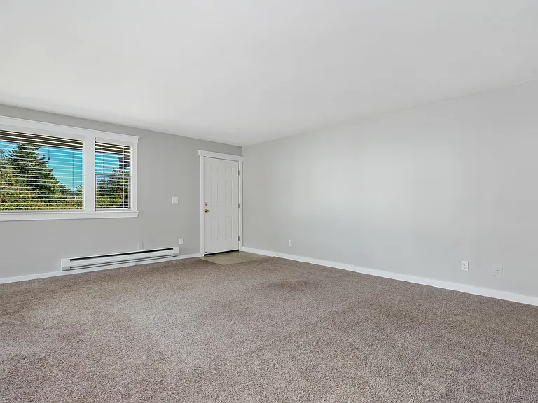 418 Stow Ave S #3 — Photo 4