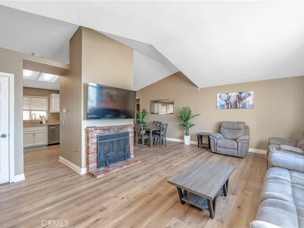 18252 Sequoia St, Hesperia, CA 92345