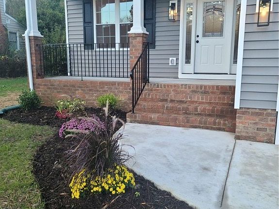 4th image of 10228 Heritage Lane Gln
