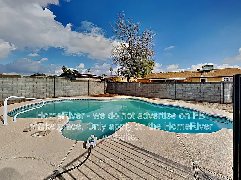 1801 N 63rd Dr — Photo 18