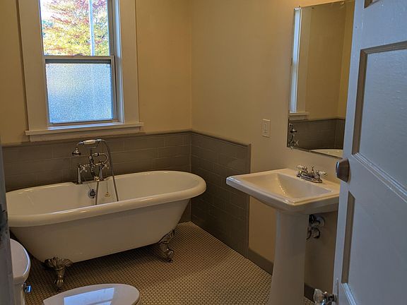 Bathroom, with separate tub and shower, heated floors