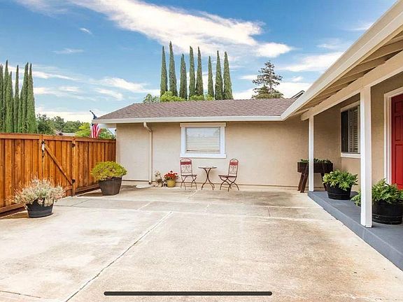 3rd image of 2933 Vista Grande