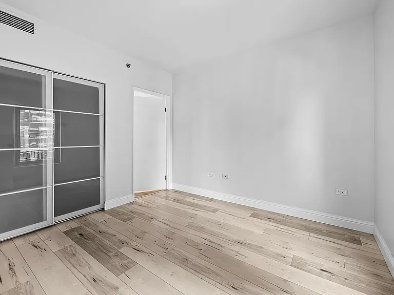 425 W Beech St #804 — Photo 24