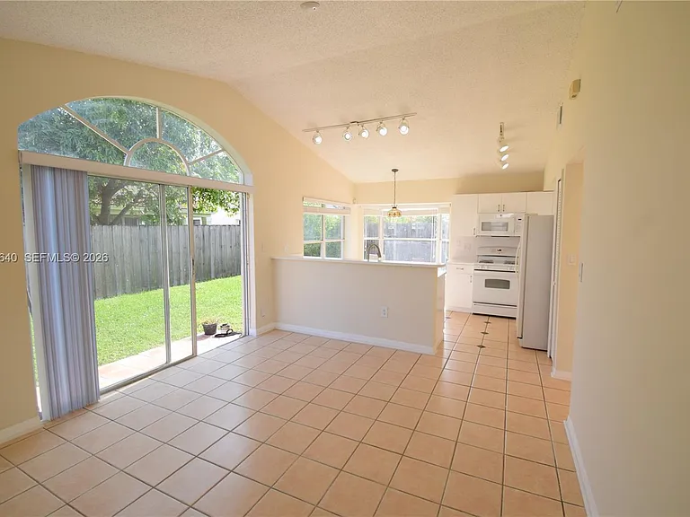 15860 SW 77th St — Photo 14