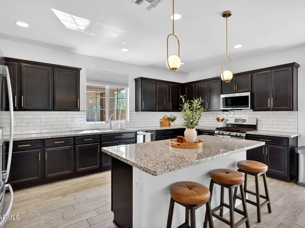 14253 W BUCKSKIN Trail, Surprise, AZ 85387