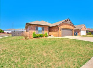 11145 SW 6th St, Yukon, OK 73099