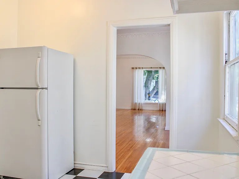 361 N Sierra Bonita Ave #A — Photo 14