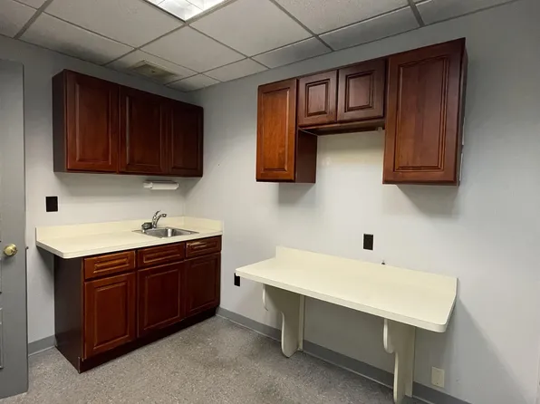 987 Broadway image 8 of 14