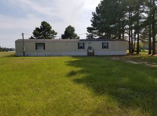 201 Oliver Ln, Clinton, NC 28328