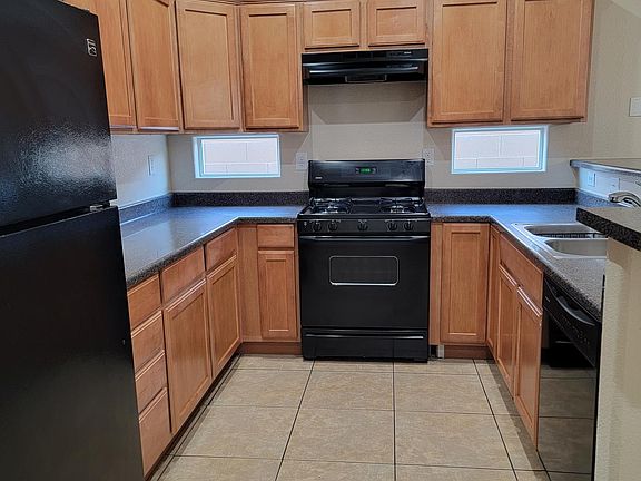 3rd image of 6062 Traviata Ave