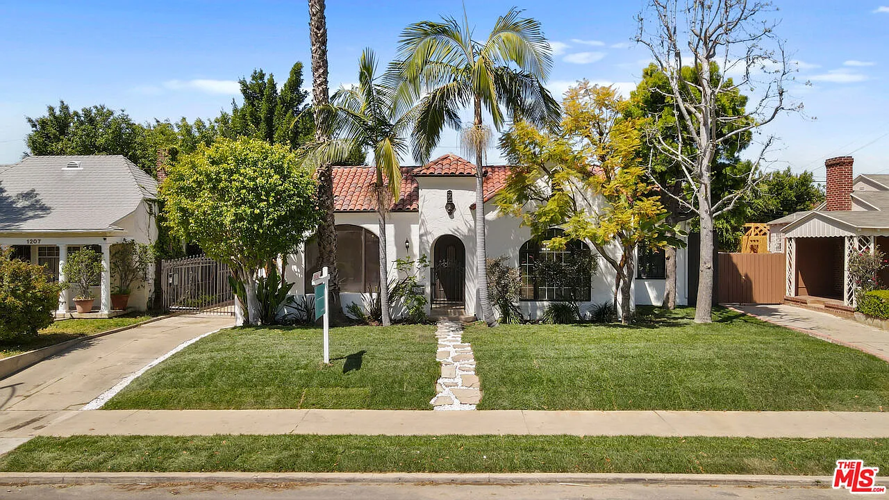 3 bed, 2.0 bath, 1845 sqft, $7,000 — Photo 4
