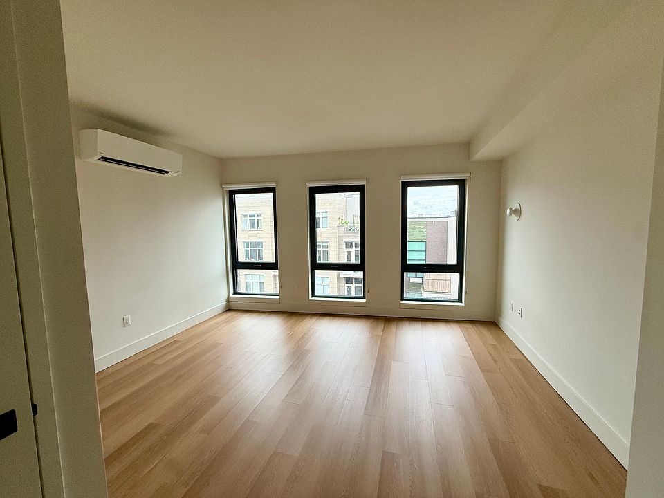 1st image of 428 Rodney St #5