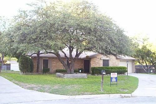 1st image of 7923 Robin Hill Dr