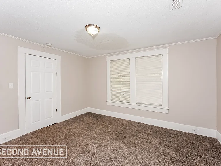 2908 Avenue I — Photo 10