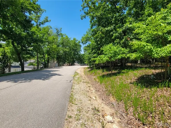 803 Muirfield Dr, Sunrise Beach, MO 65079
