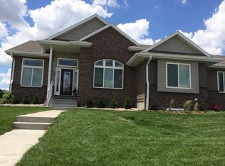 905 N Horseshoe Ave, Sutton, NE 68979