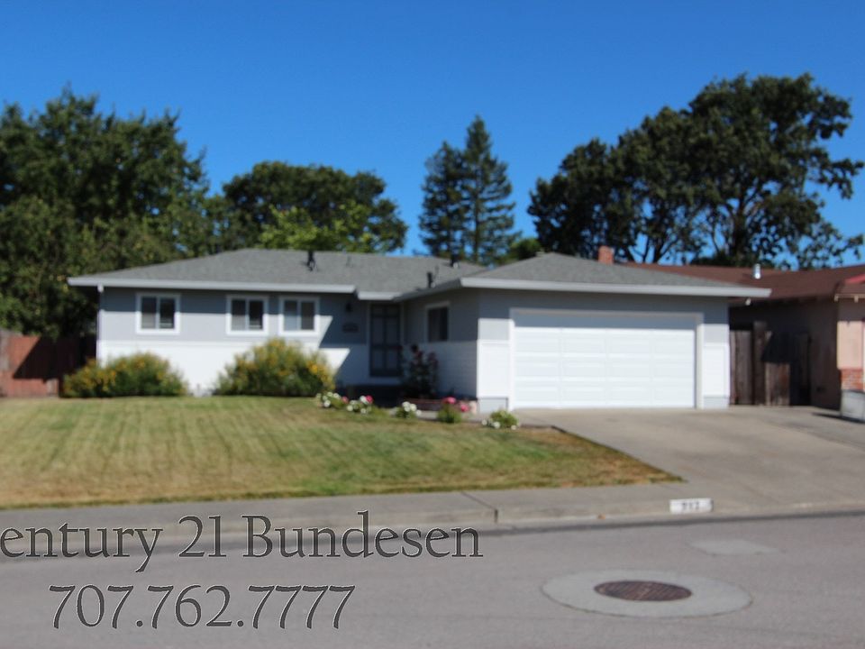 1st image of 917 Holly Ln